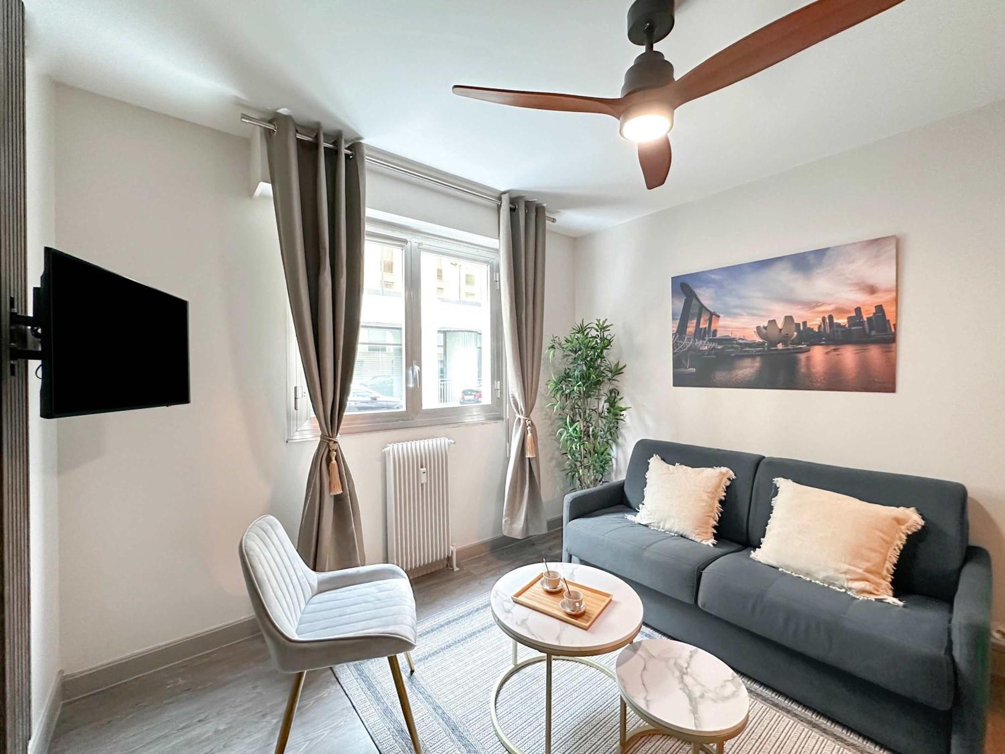 Elegant Escape Near Arc De Triomphe Apartment Paris Exterior photo